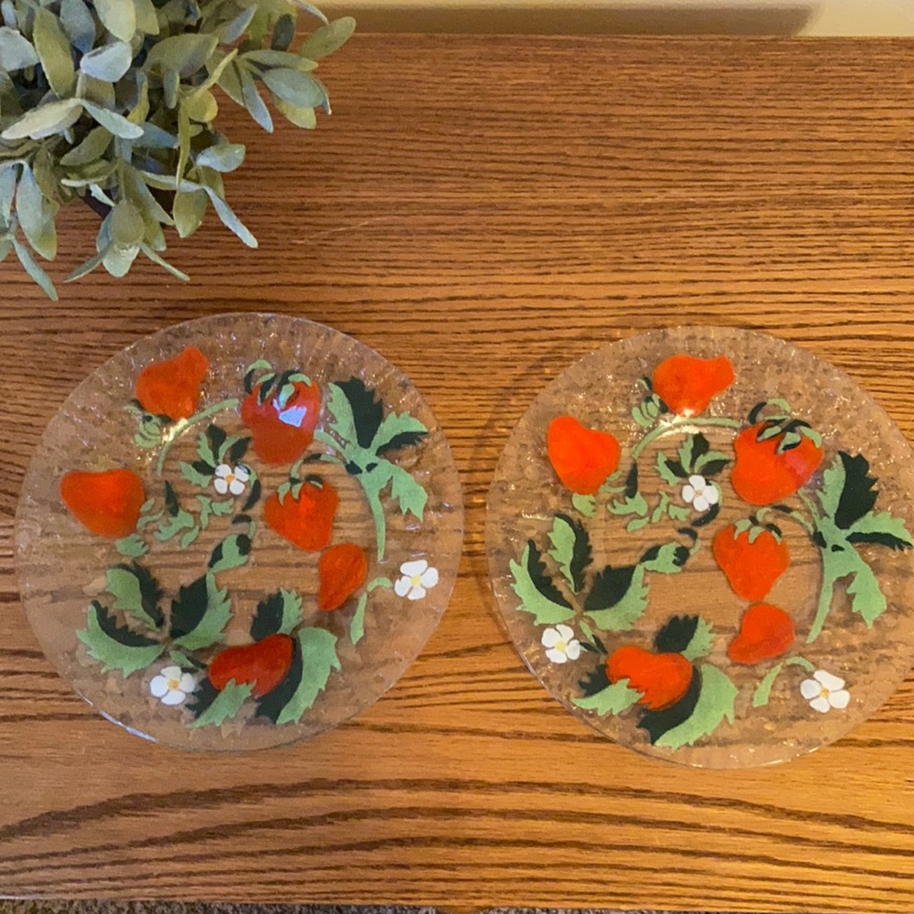 Two Sydenstricker Strawberry Glass Dish Plates 8.5